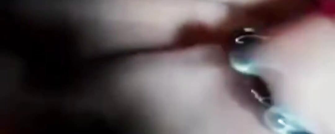 Deshi chica masterbate COÑO con enorme consolador grande graba auto video