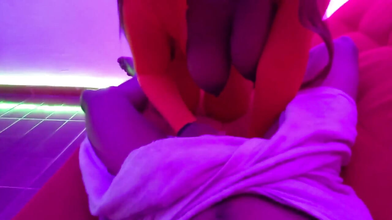 Morena culona quiere que follemos y esto sucedió ...