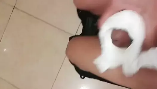 Masturbate using used sanitary pad