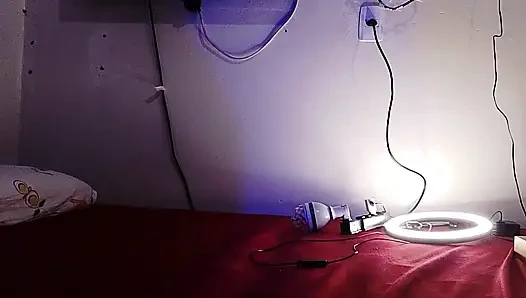 Шучу, заставил непослушную девчонку сосать и позволил ей катиться по шерсти.