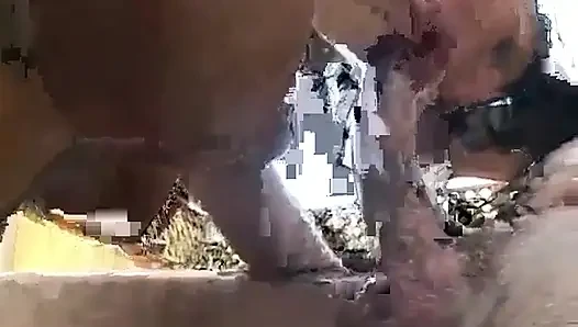 Glücklicher typ wird von einer wunderschönen schlampe abgesaugt, dann bekommt er sein arschloch geleckt