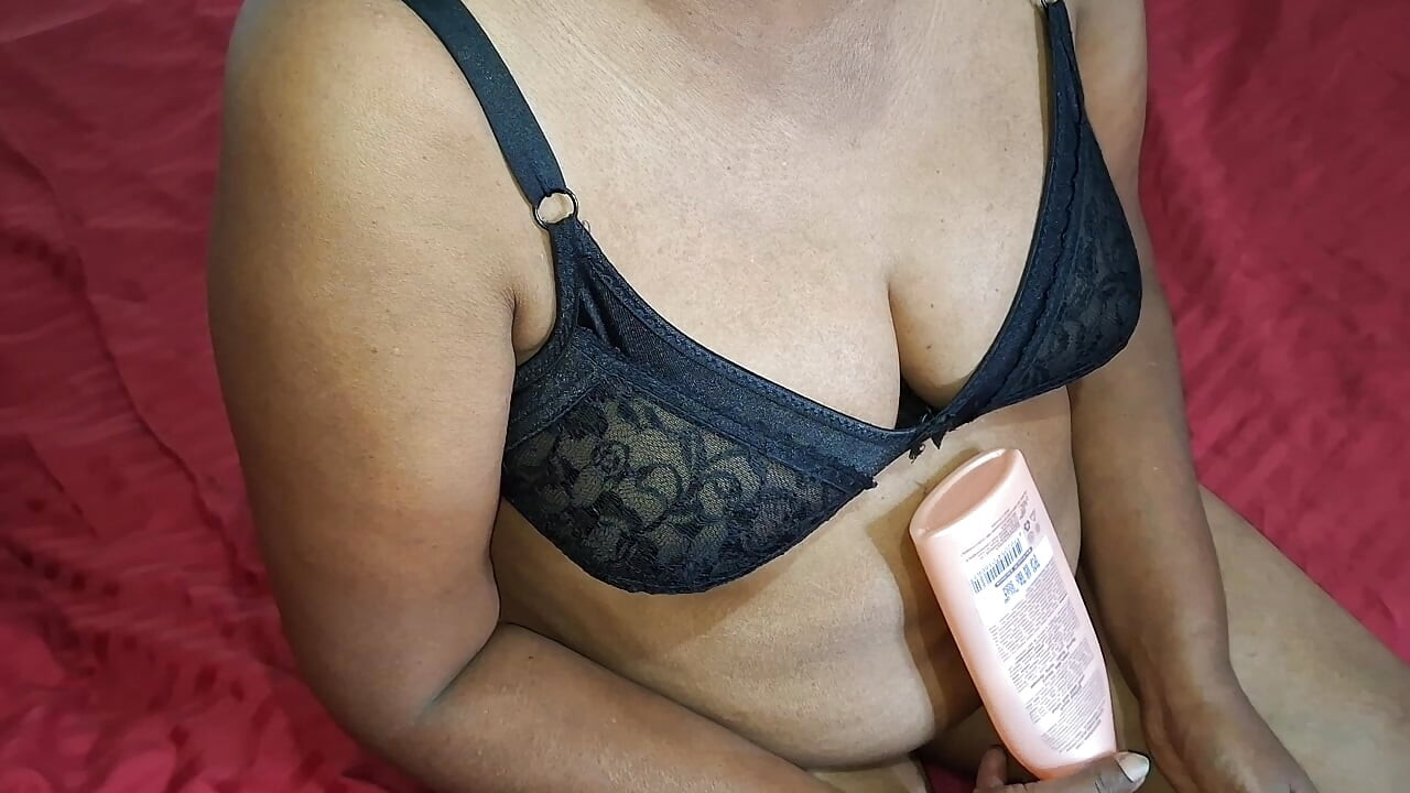 Asin milf(chodne laayak mammi) sabse khoobsoorat mahila