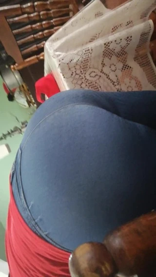 Mariela nalgona empinada con su culo rico