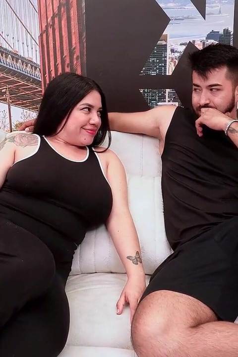 Üvey Annemin En İyi Arkadaşı Evde Kalıyor Ve Onu Bilmeden Sikiyorum!