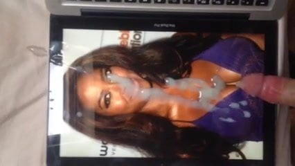 Kenya moore ส่วยน้ําเงี่ยน