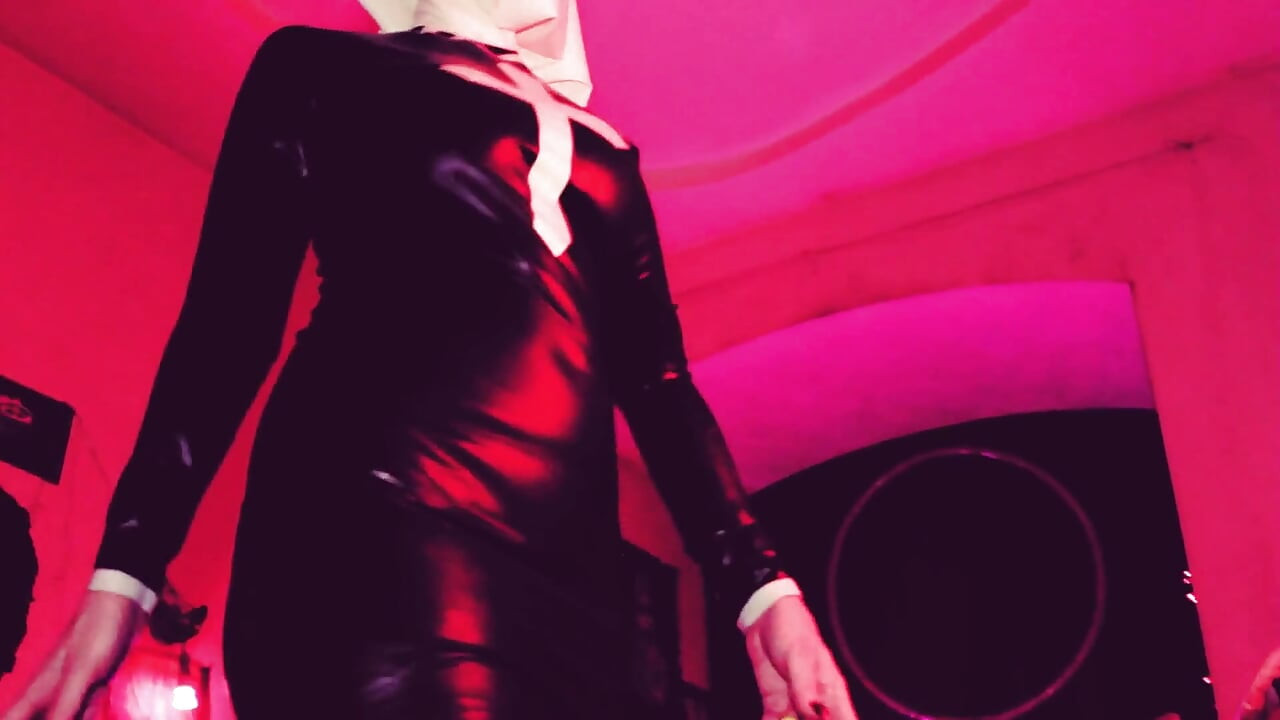 Amante Eva Látex freira fetiche dominatrix milf bdsm femdom solo quente