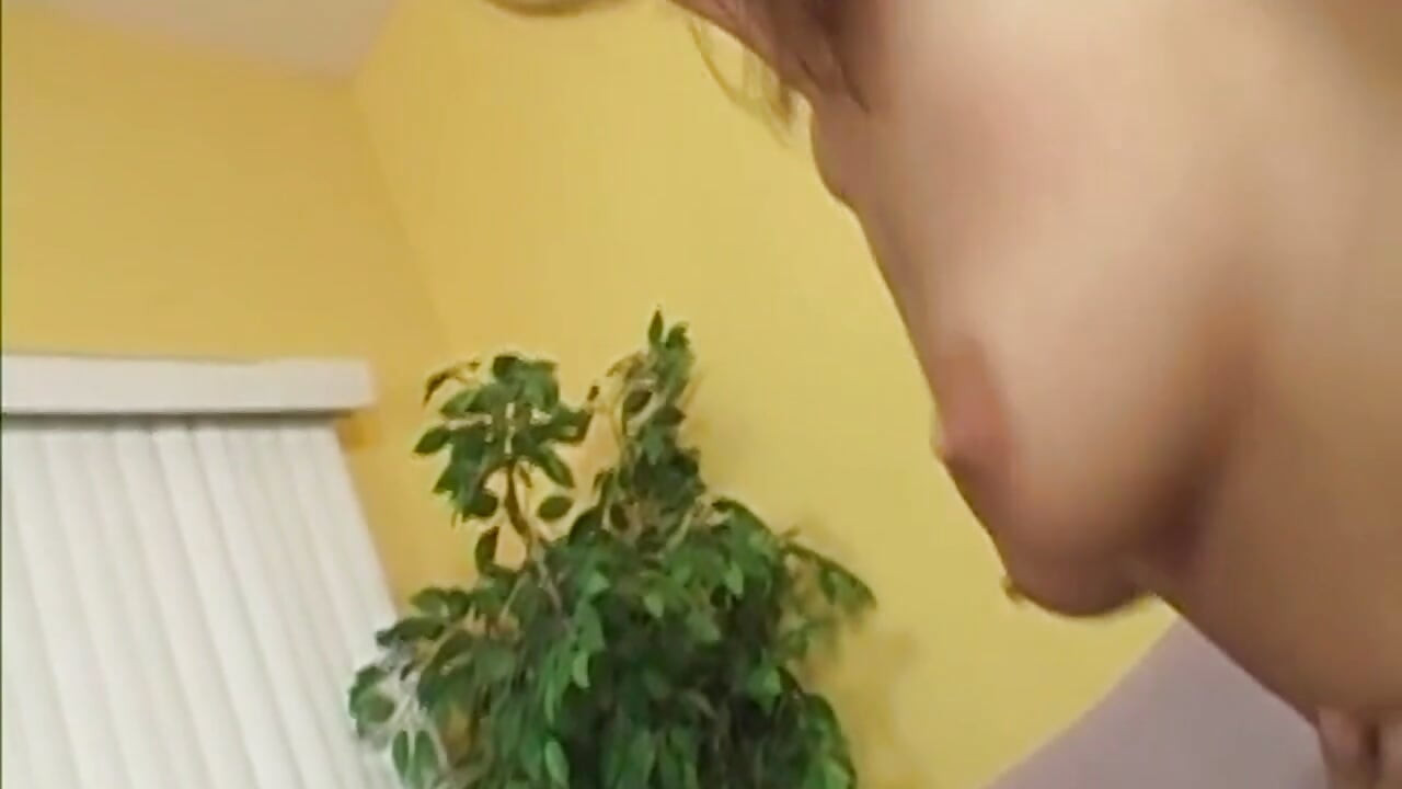 Mature Brunette MILF Begs for Deep Breeding Creampie