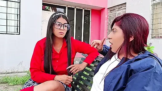 Моя подруга с большой задницей занимается сексом со старым незнакомцем, пока я смотрю.