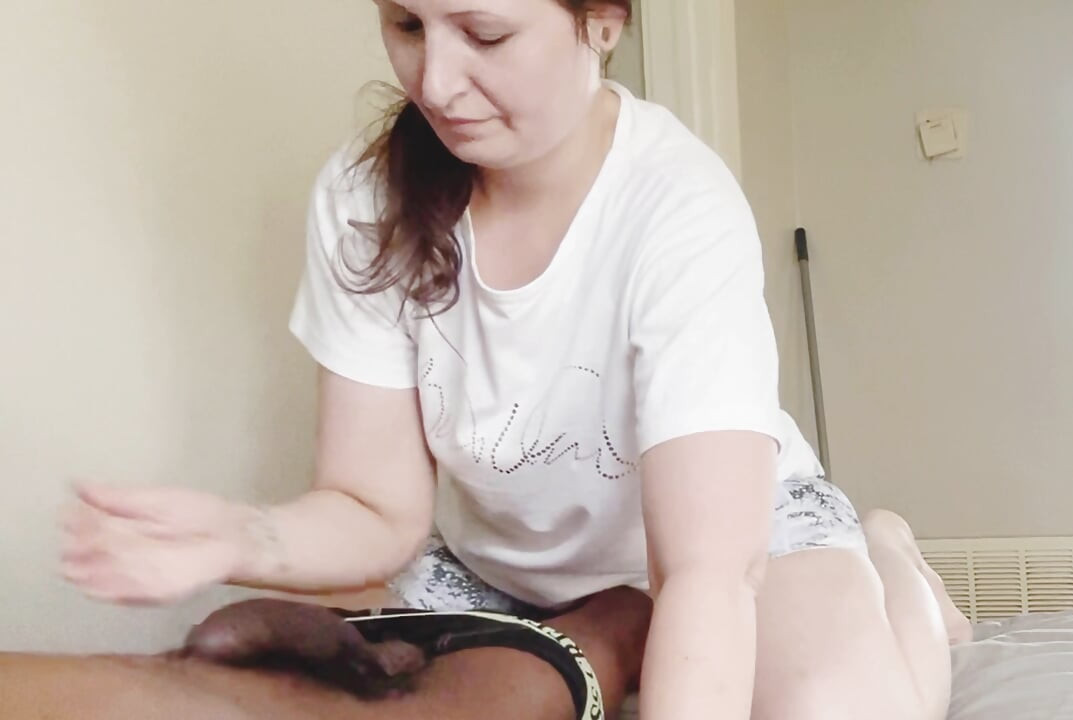 She could not resist fucking her stepdad