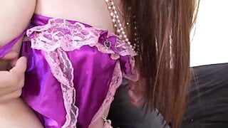 Nettes Aika-Tgirl wird geschraubt