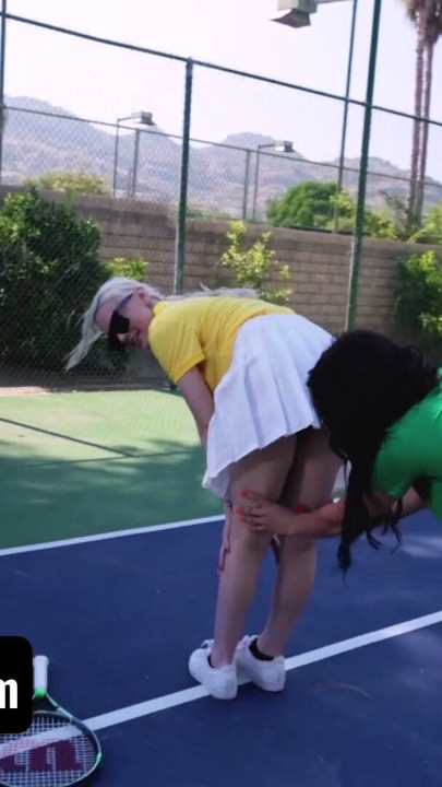 Tennis Game With Slut Stepmoms Leads To Foursome Fuck Fest Orgy - Kenzie Taylor & Mona Azar - Momswap | Klip 1