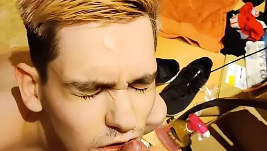 Twink Craig Fulton sucks off his mate