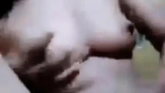 Panggilan video sama istri temen malah telanjang bikin aku masturbasi part2