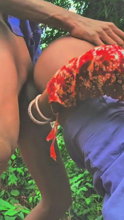 Indian desi village 18 year old couple wild sex in the jungle | Clip 1