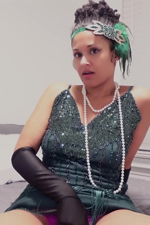Calisa Bliss' brølende 20'er-onani Instruktion 4K POV-forførelse venter!