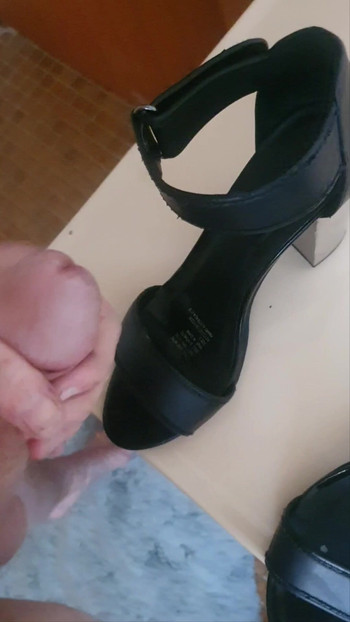 Cum on her high heels
