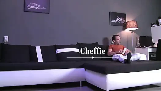 Melody zevki eve daha erken geliyor ve cheffie'i yakalıyor!