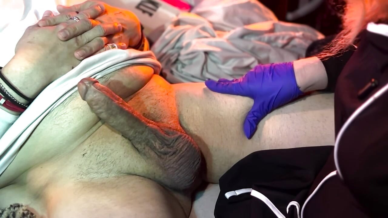 Colectând o mostră de spermă pentru doctor