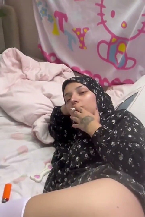 Muslim Stepmommy Smoking on Bedroom