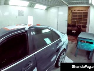 Грудастую домохозяйку Shanda Fay начиняют в автомагазине!