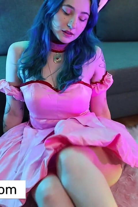 Khala - instrucțiuni de masturbare cu Prințesa Pisică și vibratorul ei