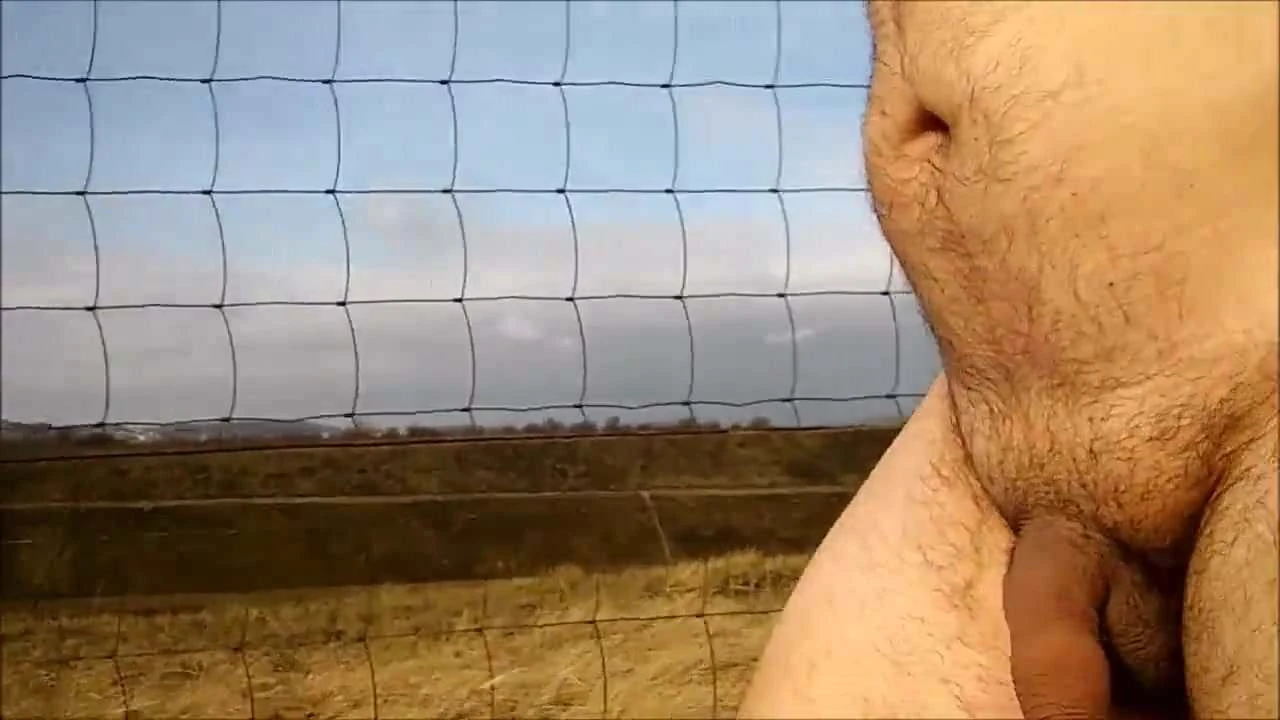 Spacer przy autostradzie
