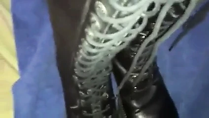 Boots2 üzerinde Cum (bootlker)