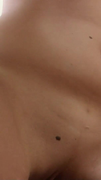 Spektakulärer moment von "Süßes mädchen mit kleinen titten und runder arsch ausgetrickst zum ersten mal porno-casting-fick"