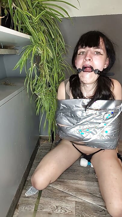 tape streihgtjacket