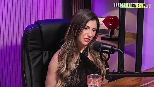 Подкаст с латинской красоткой Alexia Dhein