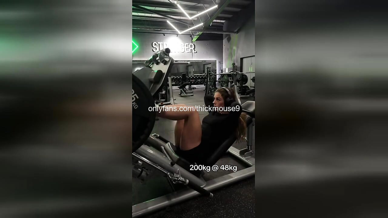 TikTok Live Gym Gangbang: 5 Strangers Breed 18yo Pussy
