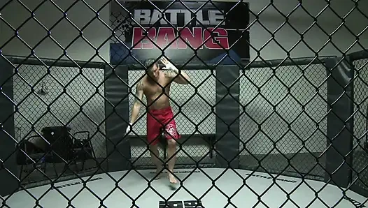 Seksi kaltak ve kaslı adam ringde harika vakit geçiriyor