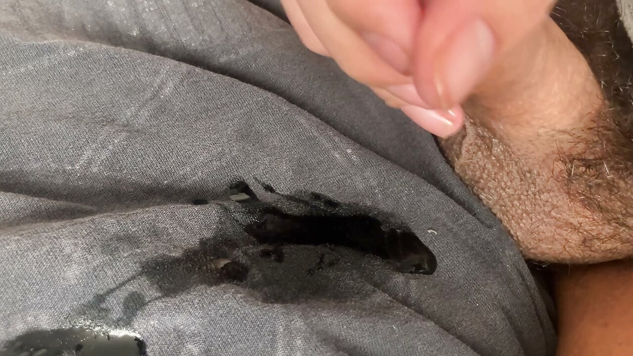 i was so horny i was pissing precum
