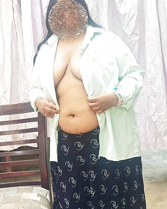 印度妻子在Camer面前全裸，裸體主義者德西