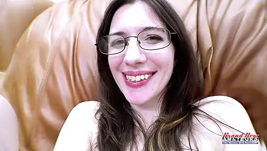 Minyon esmer orta yaşlı seksi kadın hazel oconnor anal göt dildo derin yutma!