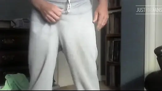 Pantolonuma işemeye başladım
