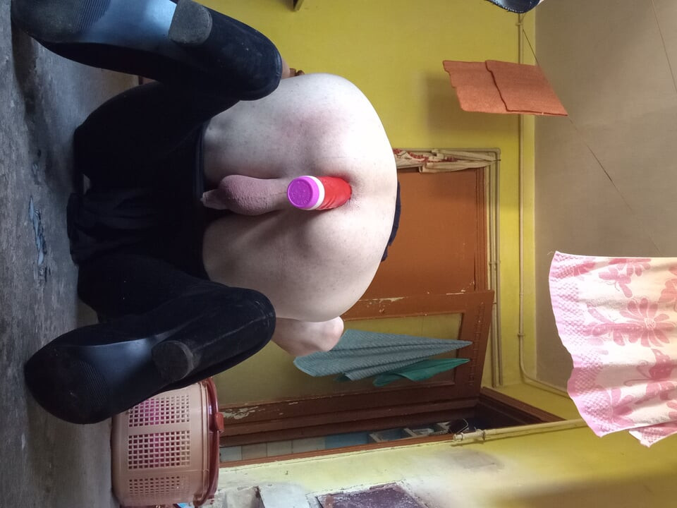 Jebem svoju nježnu guzicu