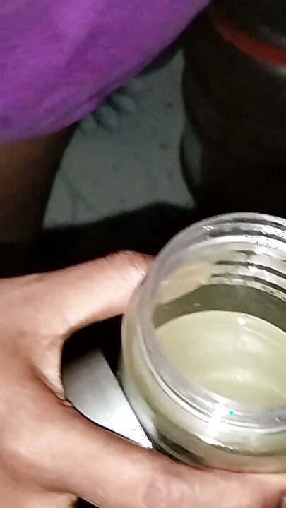 Depois de mijar, óleo na bunda, putaria em tâmil e foda