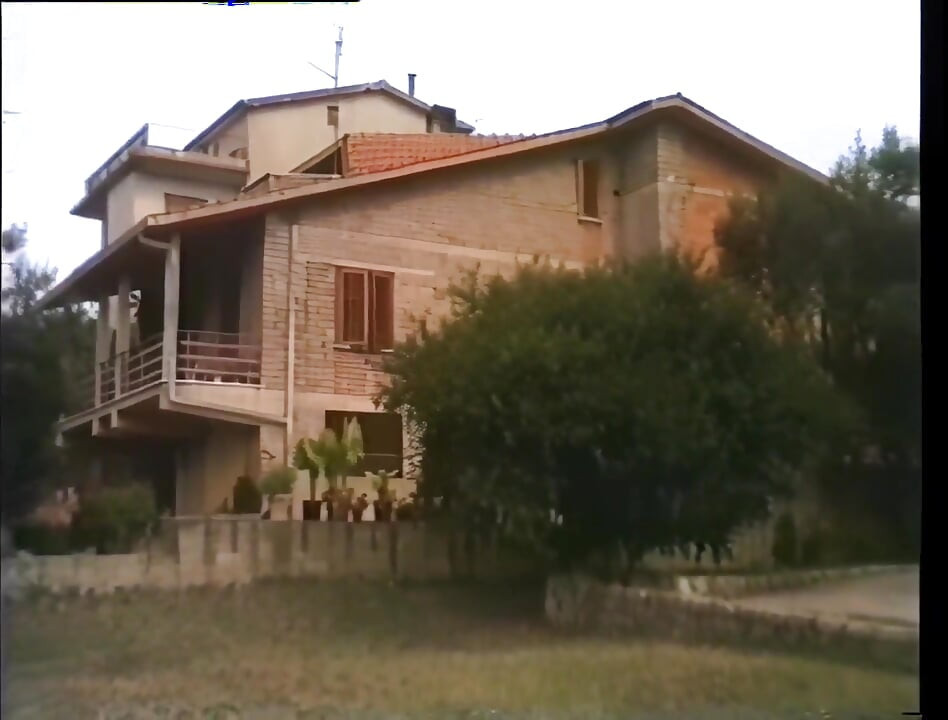 रोक्को सिफरेदी ने दो कामुक इतालवी लड़कियों को चोदा