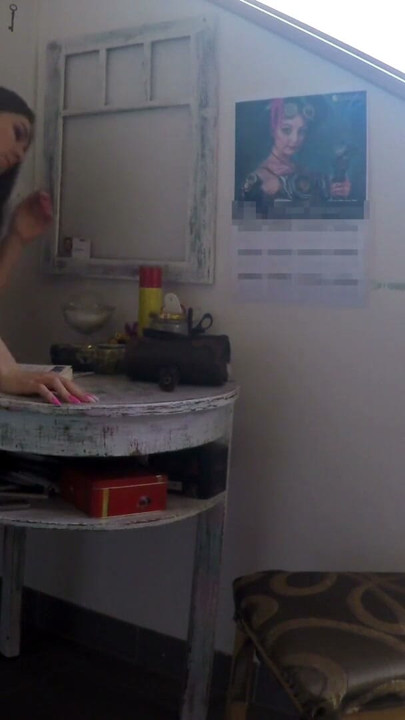 Sıcak sıkı kedi erasmus kız anna mini etekli – külot yok | Klip 1