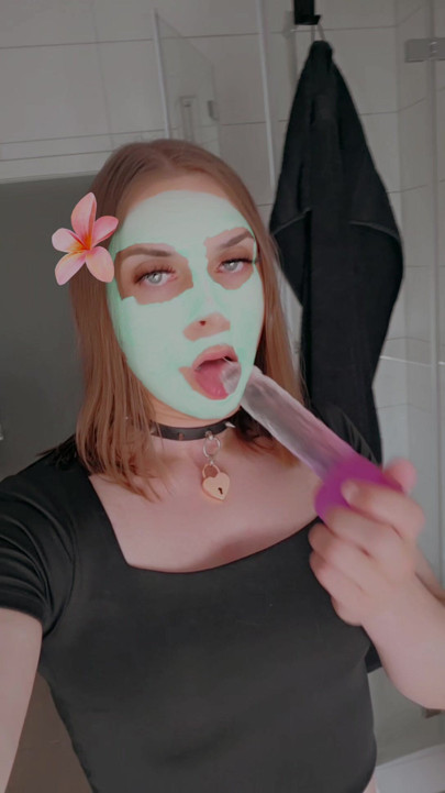 Long down my throat while tiktok dancing !