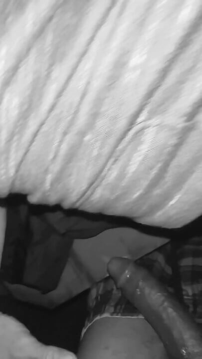 Di hutan dientot kontol