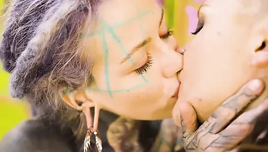 Inked Dyke Destroyed by Hardcore Fist Fucking to Genuine Squirting Climax