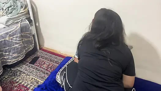 Suami selingkuh meniduri istrinya dengan pria muda