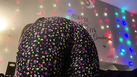 Aku mengambil pantatnya dan tidak pernah melihat ke belakang