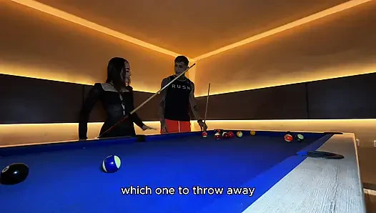 Aku berkompetisi di kolam renang sama orang asing, hadiahnya adalah persetubuhan berakhir dengan mani muncrat di dalam!