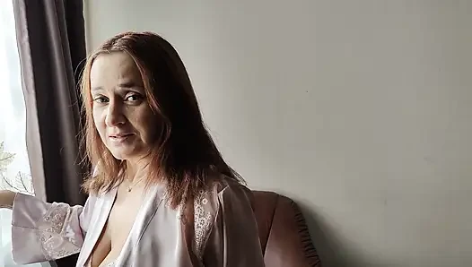 Der Dicke Arsch Der Ehefrau Ertrank Bei Der Morgendlichen Erektion Mit Analsex, Obwohl Die Vorhängen Aufgehängt Werden Sollten!