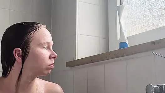 Длинные половые губы и твёрдые соски