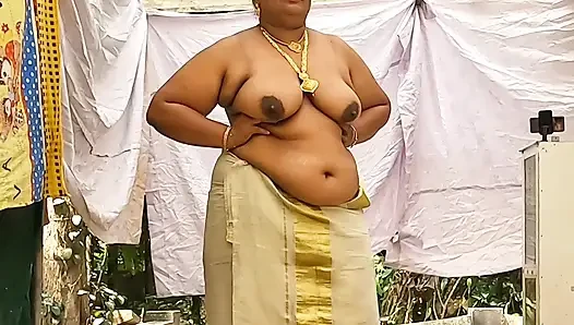 Kakak ipar kerala tradisional lagi pamer besarnya sambil topless