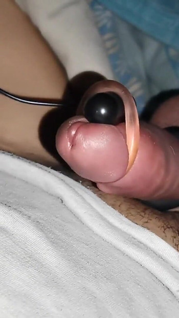 The member couldn't hold out for long and quickly came from the powerful vibration. | Clip 1